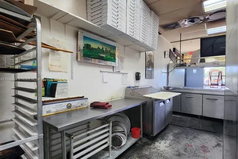 9529 SW 72, Miami FL 33173