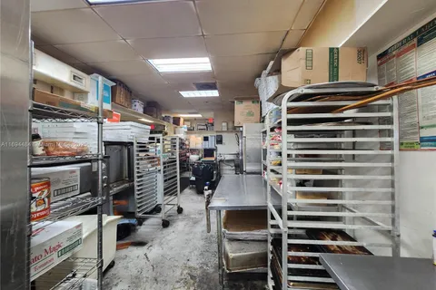 9529 SW 72, Miami FL 33173