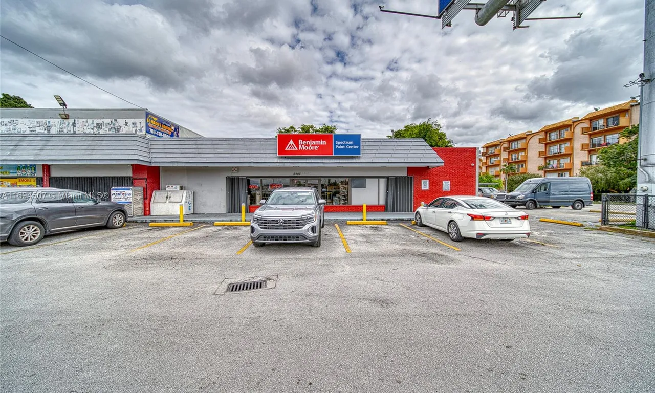 Leading Space for Lease Available In Hialeah, Hialeah FL 33012