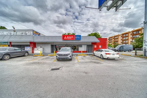 Leading Space for Lease Available In Hialeah, Hialeah FL 33012