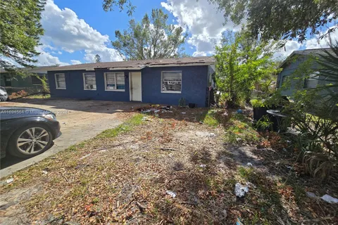 2114 13TH AVE E, Bradenton FL 34208