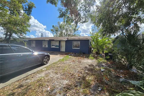 2114 13TH AVE E, Bradenton FL 34208