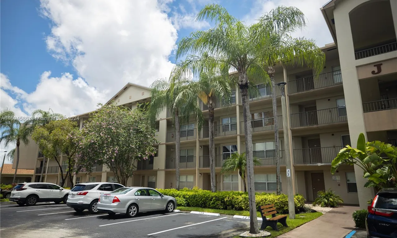 650 SW 138th Ave # 210J, Pembroke Pines FL 33027