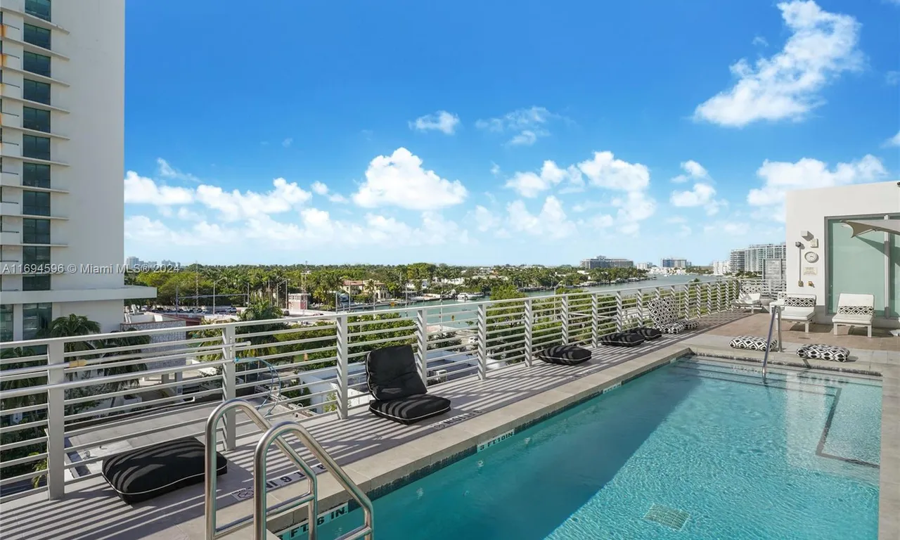 6080 Collins Ave # 102, Miami Beach FL 33140