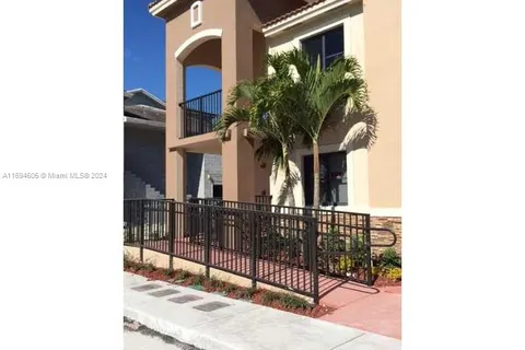 22311 SW 88 PL # 4, Cutler Bay FL 33190