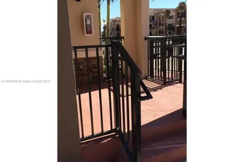 22311 SW 88 PL # 4, Cutler Bay FL 33190