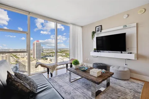 1830 S Ocean Dr # 2307, Hallandale Beach FL 33009