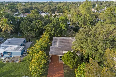 1565 NE 139th St, North Miami FL 33161