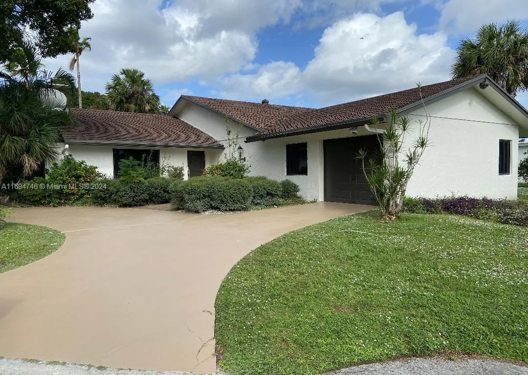 6205 Jacaranda Cir, Tamarac FL 33319