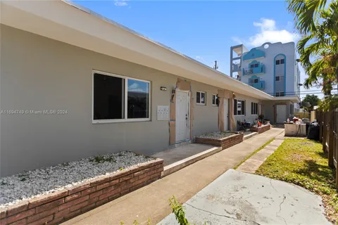 714 84th St, Miami Beach FL 33141