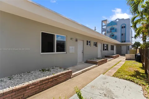 714 84th St, Miami Beach FL 33141