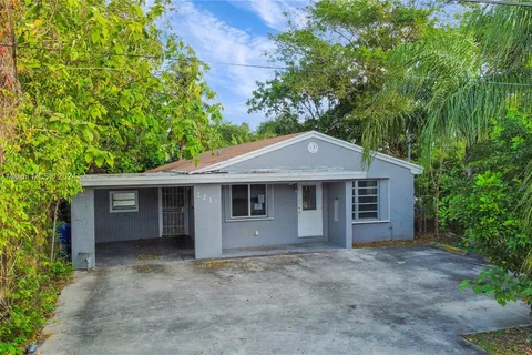 2213 Grant St, Hollywood FL 33020