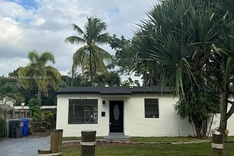 631 N 68 Ter, Hollywood FL 33024