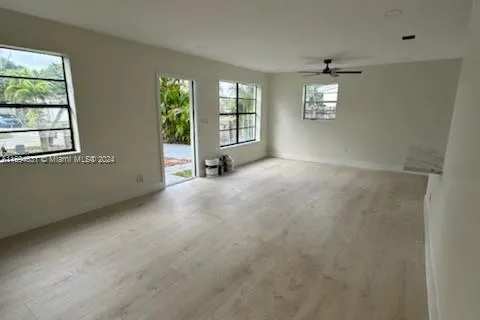 631 N 68 Ter, Hollywood FL 33024