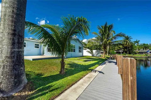 4450 SW 34th Dr, Dania Beach FL 33312