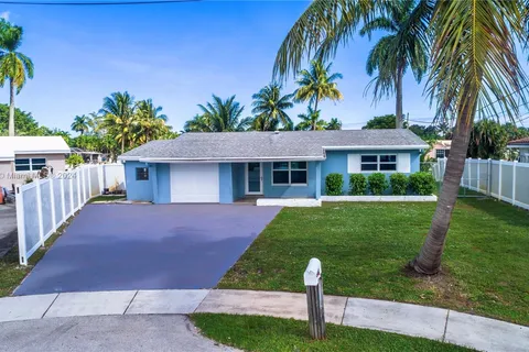 4450 SW 34th Dr, Dania Beach FL 33312