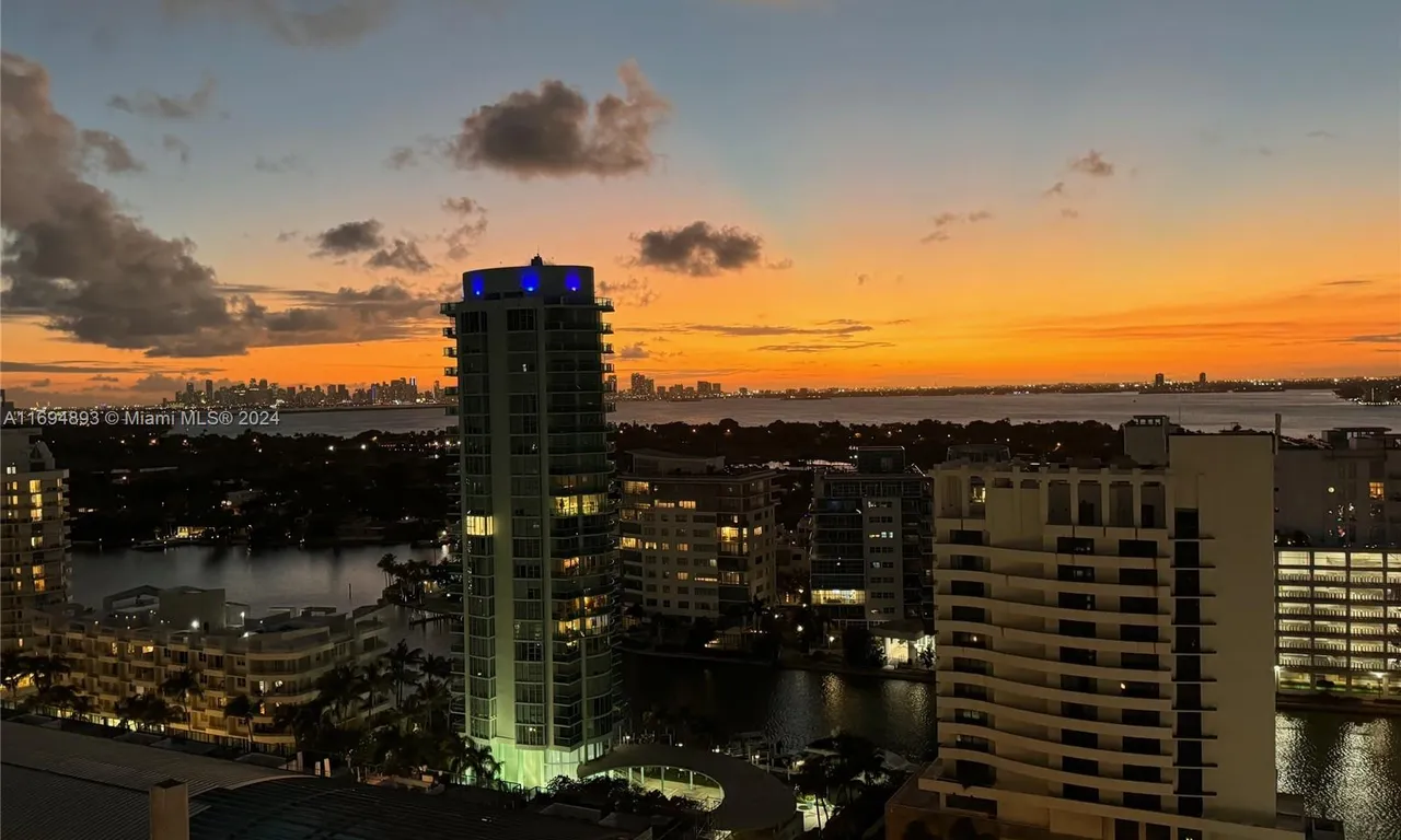 6061 Collins Ave # 23A, Miami Beach FL 33140