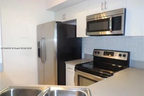 715 SW 148th Ave # 612, Sunrise FL 33325