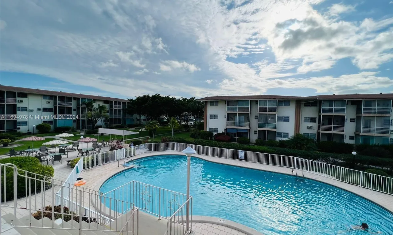 17000 NE 14th Ave # 201, North Miami Beach FL 33162