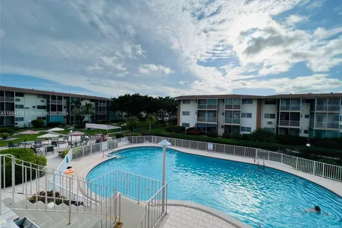 17000 NE 14th Ave # 201, North Miami Beach FL 33162