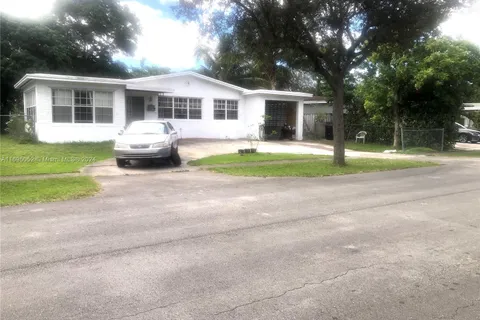 110 NE 133rd St, North Miami FL 33161