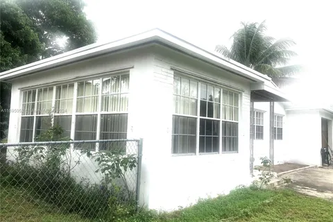 110 NE 133rd St, North Miami FL 33161