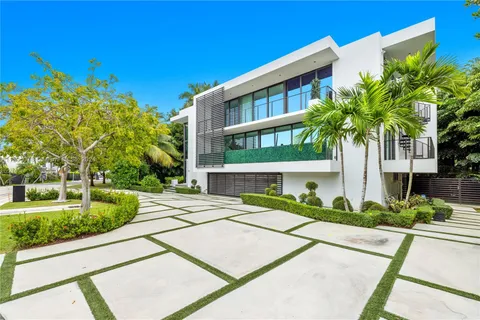 420 N Hibiscus Dr, Miami Beach FL 33139