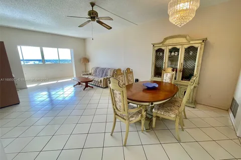 3800 Hillcrest Dr # 1208, Hollywood FL 33021