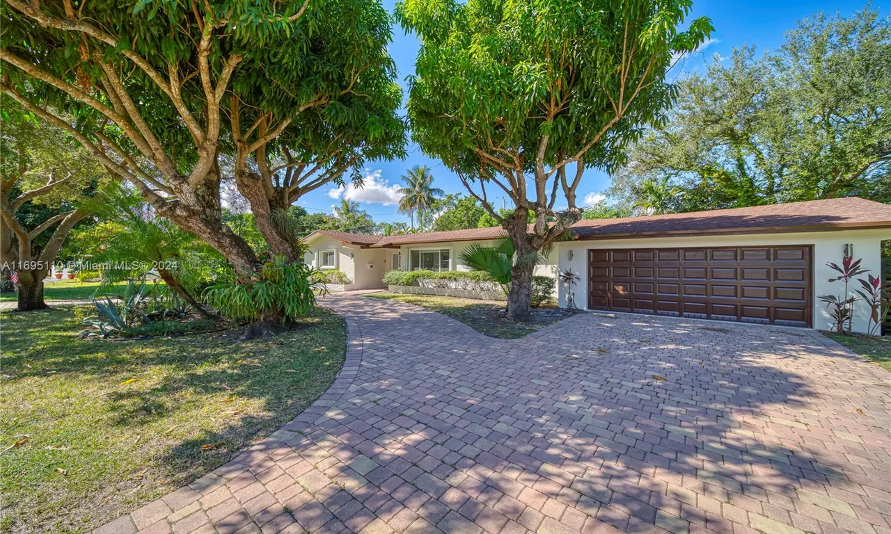 8325 SW 150th Dr, Palmetto Bay FL 33158