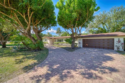 8325 SW 150th Dr, Palmetto Bay FL 33158