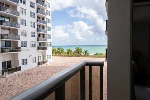 6039 Collins Ave # 412, Miami Beach FL 33140