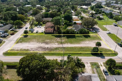 943 Kanner Dr, Fort Pierce FL 34982