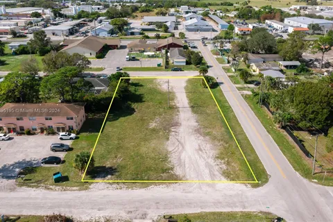 943 Kanner Dr, Fort Pierce FL 34982