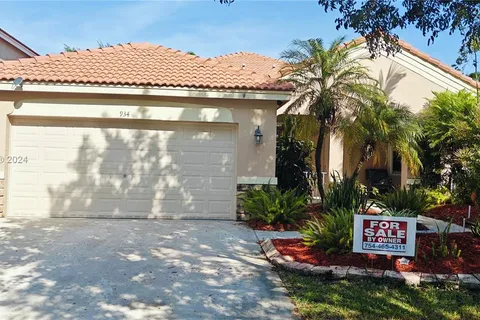 934 Sunflower Cir, Weston FL 33327