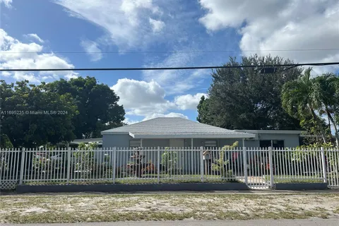 290 9 AVE, Hialeah FL 33010