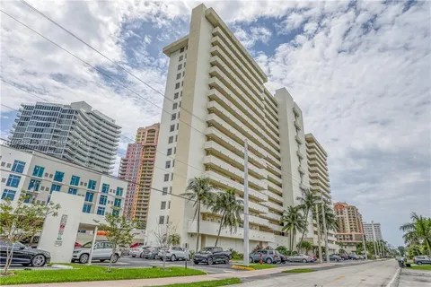 2200 NE 33rd Ave # 7H, Fort Lauderdale FL 33305