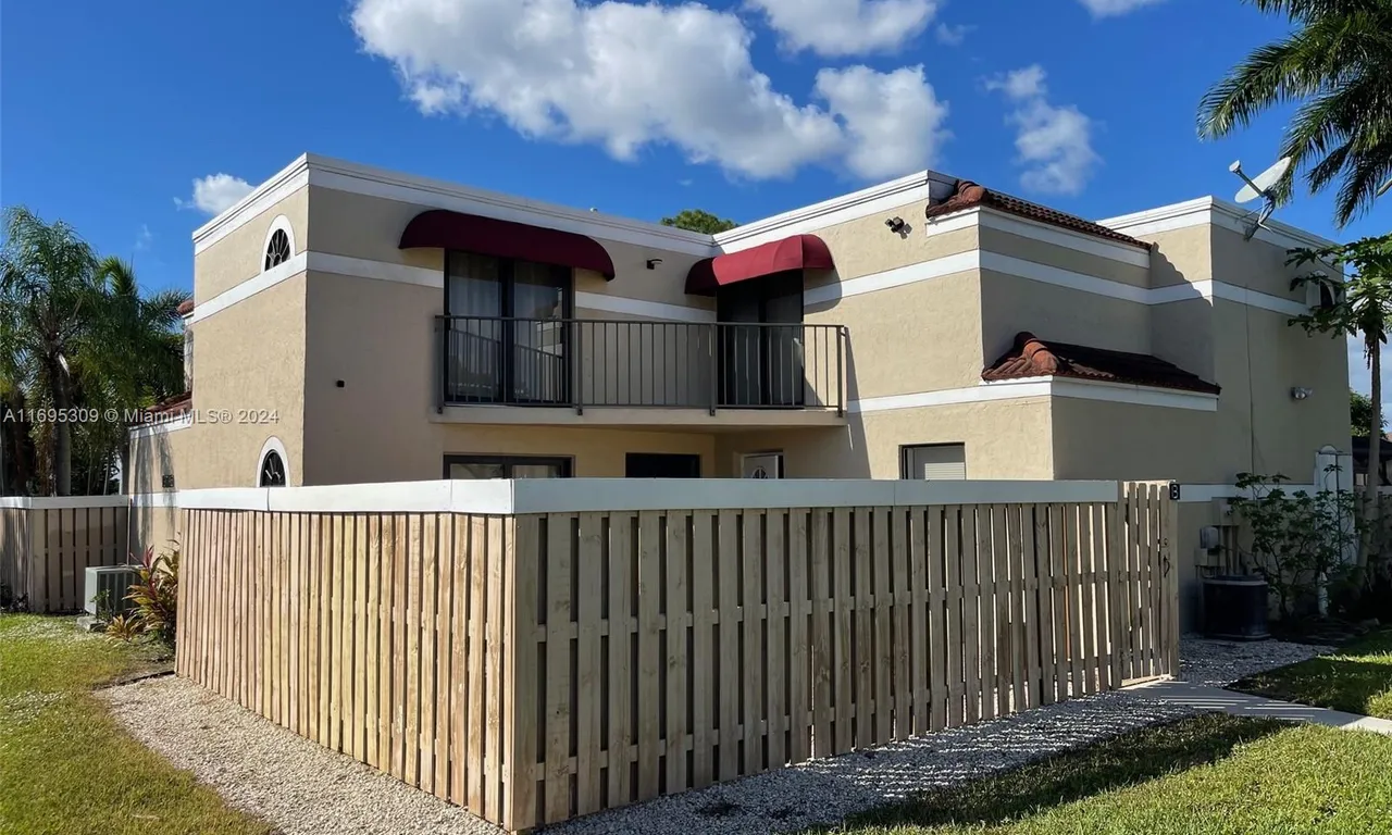 3765 Village Dr # B, Delray Beach FL 33445