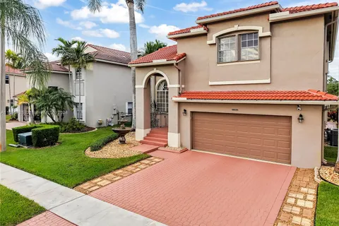 18435 NW 10th St, Pembroke Pines FL 33029