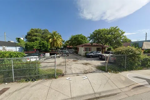 262 NW 54th St, Miami FL 33127