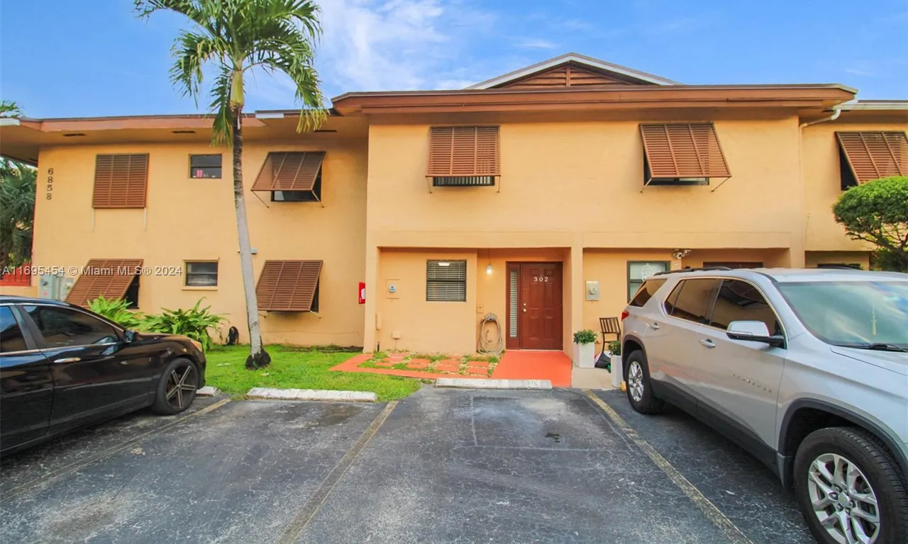 6858 NW 173rd Dr # 302, Hialeah FL 33015