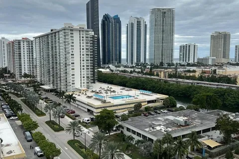 251 174th St # 1415, Sunny Isles Beach FL 33160