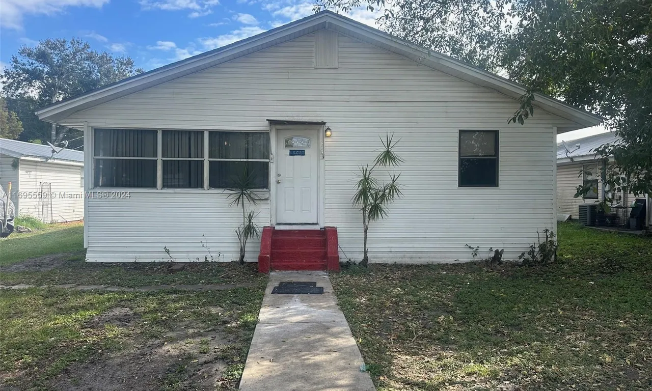 532 BOND, Clewiston FL 33440