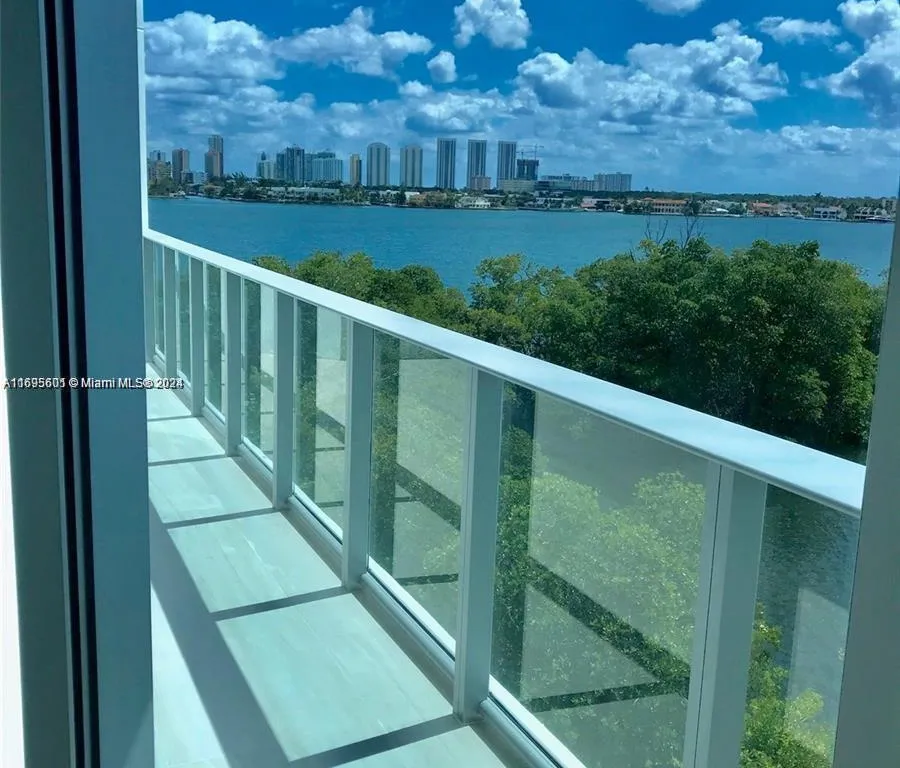 17111 Biscayne # 408, North Miami Beach FL 33160