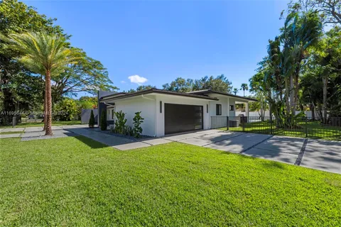 7530 SW 134th St, Pinecrest FL 33156