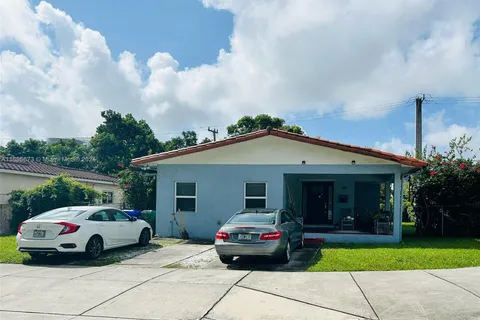 200 NE 44th St, Miami FL 33137