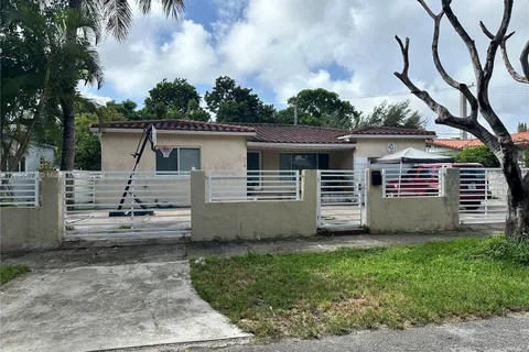 200 NE 44th St, Miami FL 33137