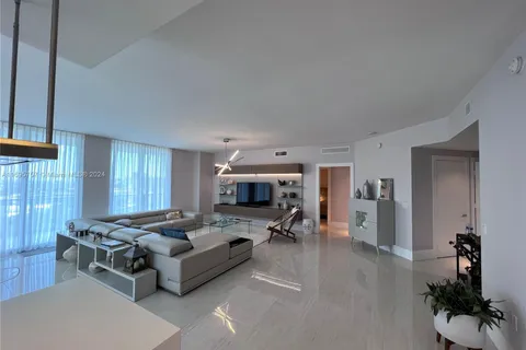 17301 Biscayne Blvd # 1402, North Miami Beach FL 33160