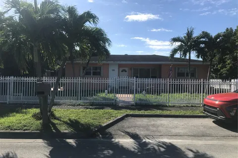 500 E 30th St, Hialeah FL 33013