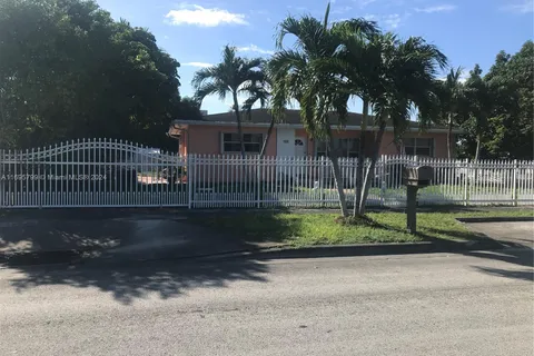 500 E 30th St, Hialeah FL 33013