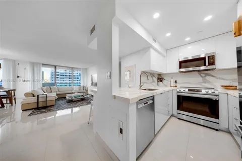 1200 West Ave # 915, Miami Beach FL 33139